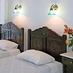 Erato Hotell Batsi