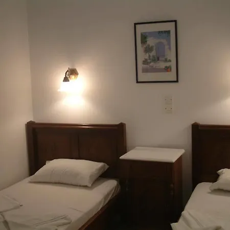 Erato Otel Batsi